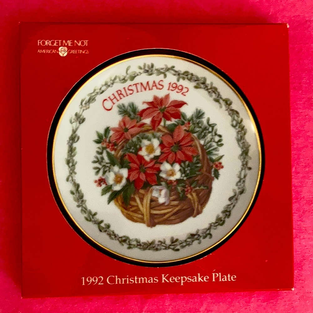 Rare find! 1992 Christmas keepsake plate